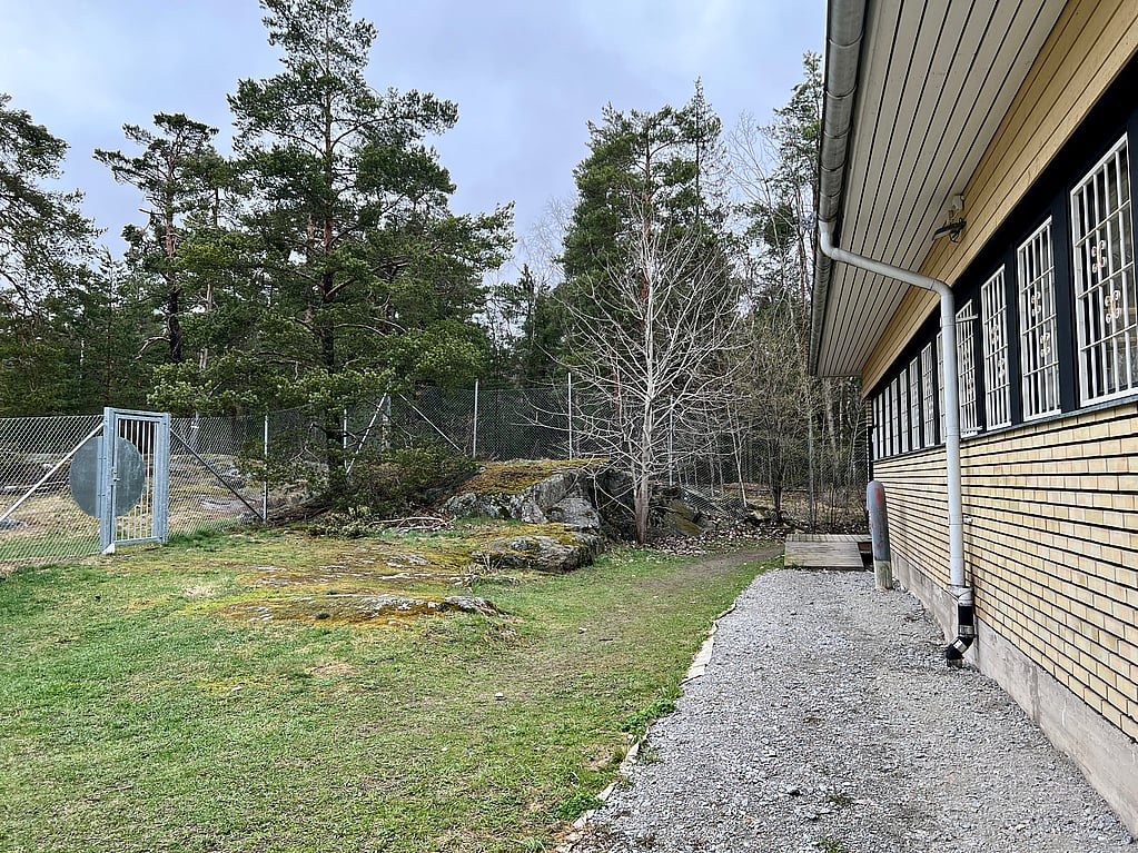 Uteplatsen på AniCura Regiondjursjukhuset Bagarmossen.